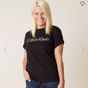 • Calvin Klein Coordinate T-Shirt